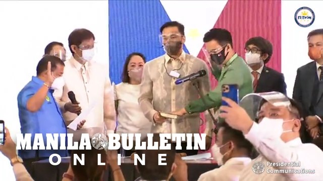 Newly-elected Speaker Lord Allan Velasco sworn into office