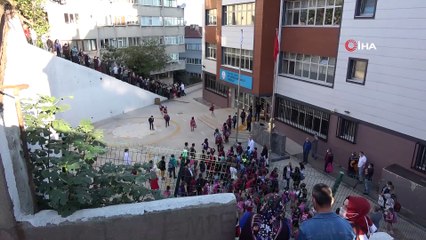 Zonguldak'ta sosyal mesafeli yüz yüze eğitim başladı