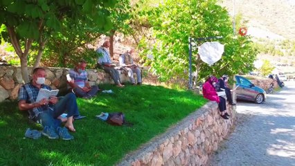 Madene karşı özlem ve hasretin dile geldiği Mani Yolunda kitap okuma eylemi