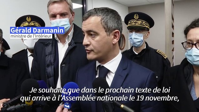 Le ministre de l'Intérieur visite le commissariat attaqué à Champigny-sur-Marne