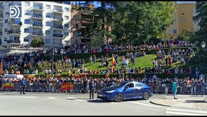 "Illa y Simon, a prisión" gritan los asistentes al desfile del 12-O