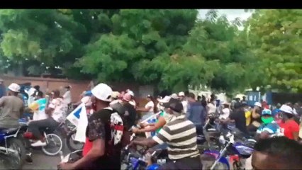 Tiran a la basura miles de curriculum de perremeístas en Pedernales