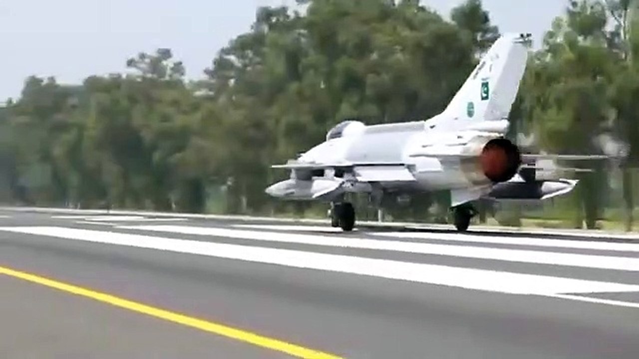 F-17 Thunder on Motorway