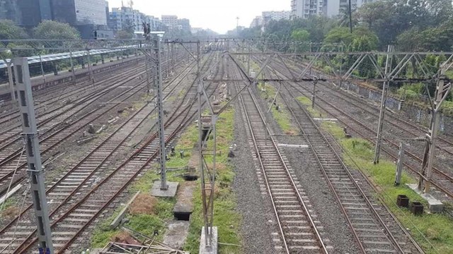 Who is responsible for power cut in Mumbai?