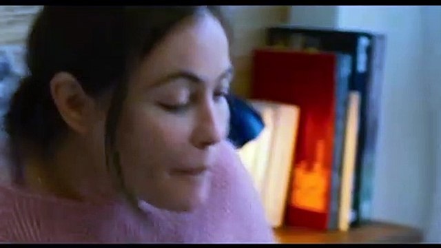 L'ETREINTE Film - Extrait avec Emmanuelle Béart et Vincent Dedienne