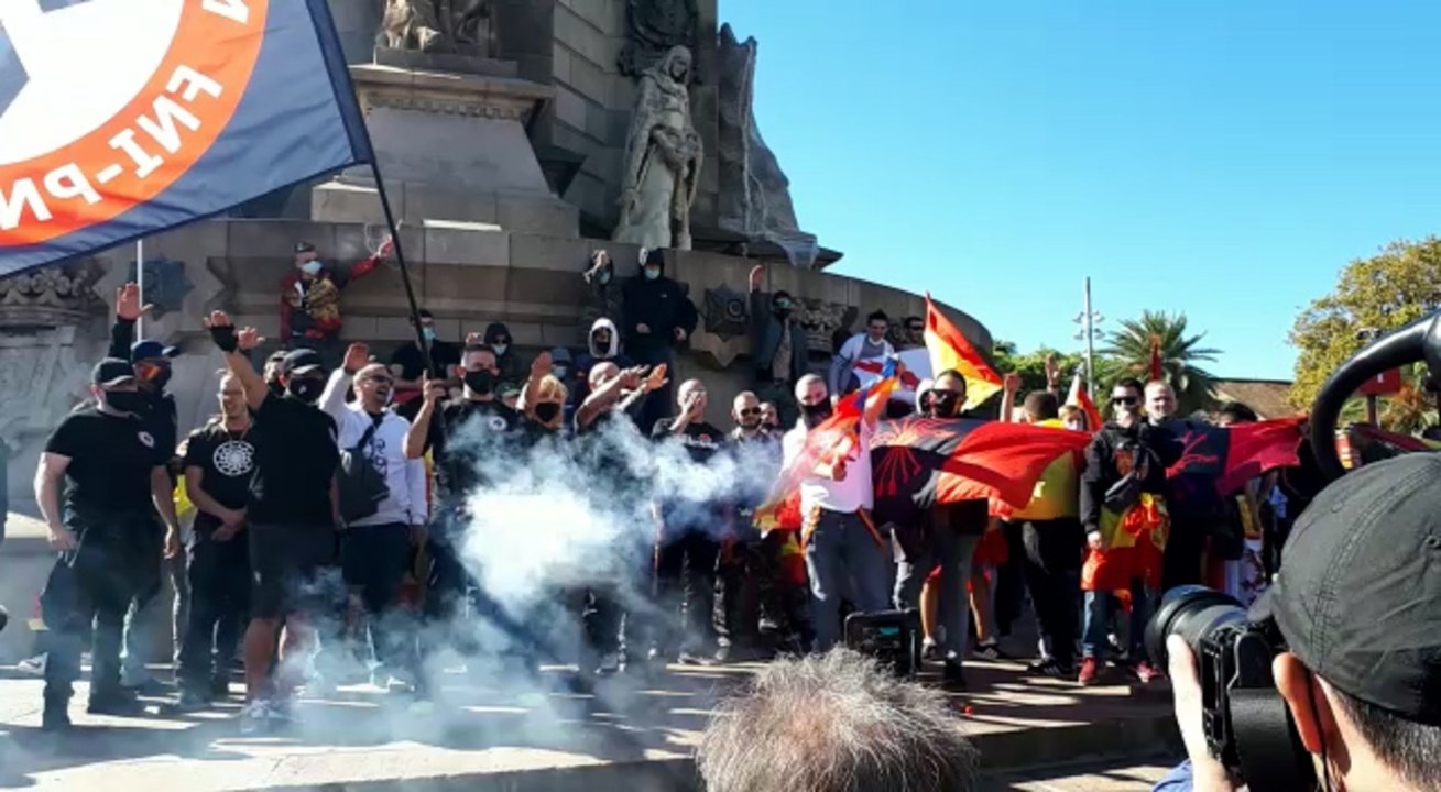 Consignas fascistas en Barcelona al final de una concentración por el 12-O