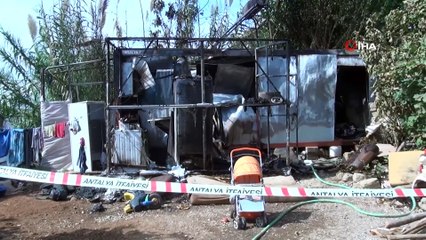 Bir babanın yangında ölen 6 aylık bebeğine son bakışı