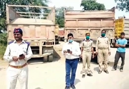 कर अधिकारी ने एक ट्रक को किया सीज, तीन वाहनों के काटे चालान