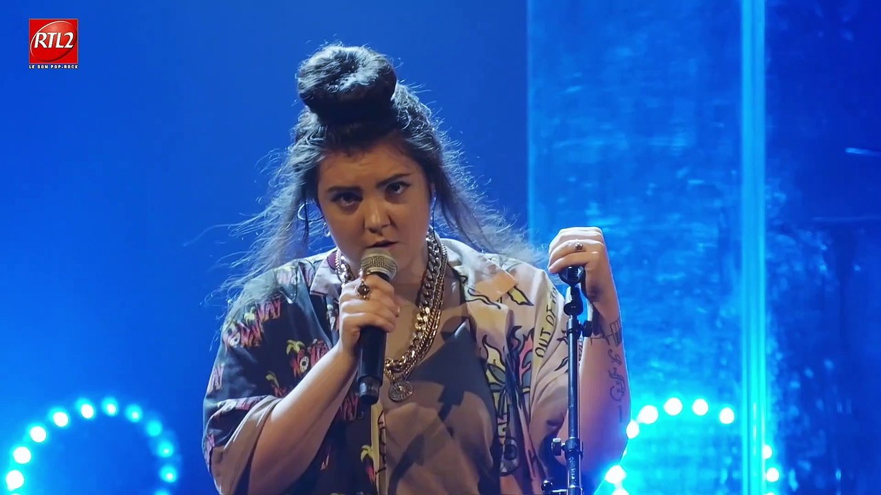 Hoshi - "Fais-moi signe " (RTL2 Pop-Rock Live au Trianon (08/10/20)