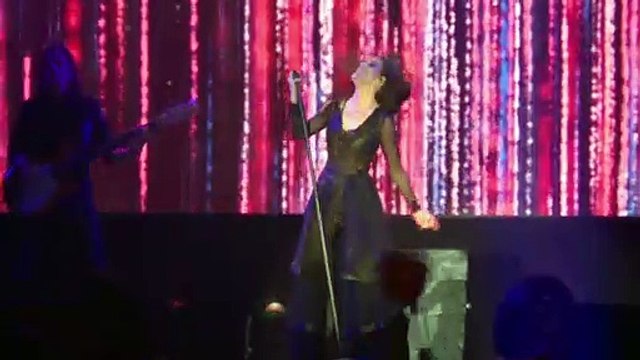 Malú reaparece radiante en redes sociales