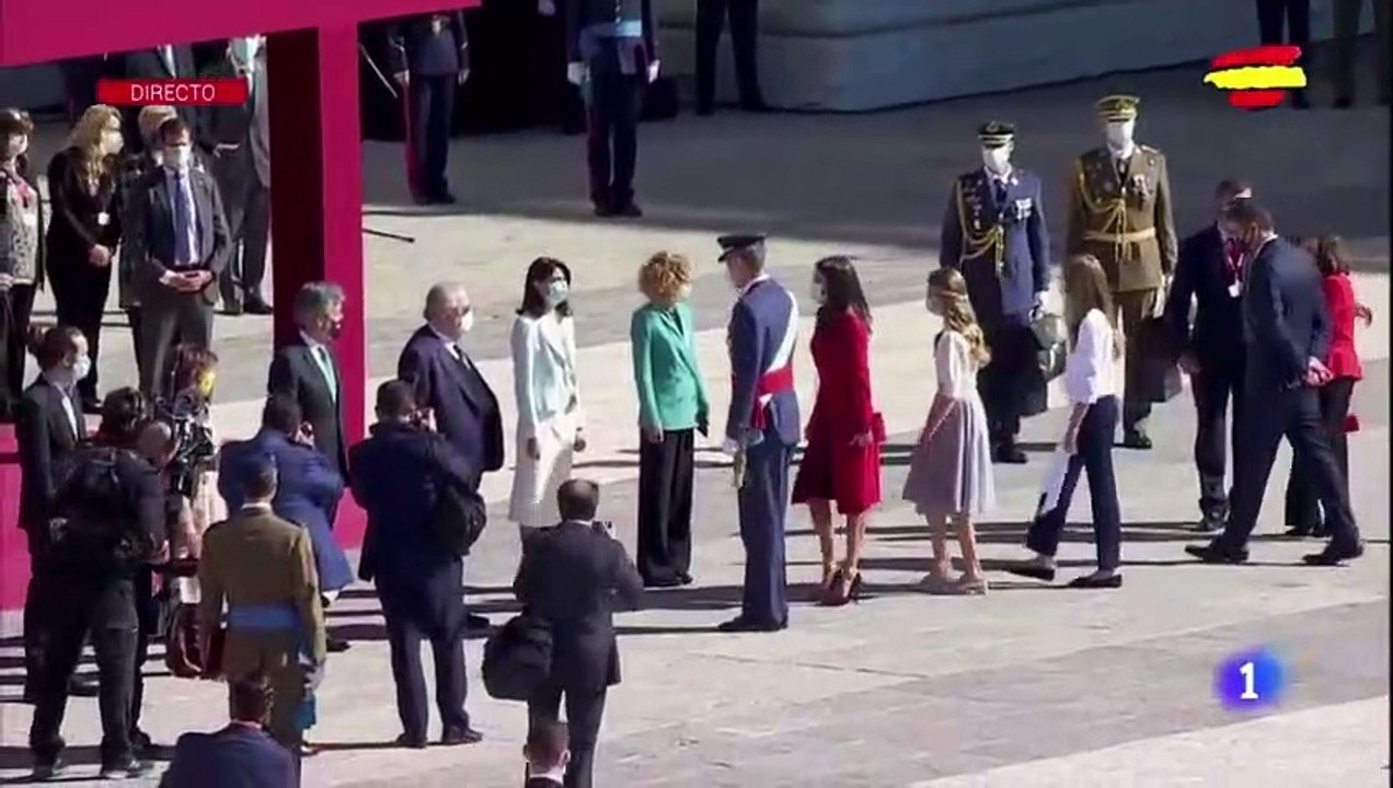 La inaceptable mala educación del vicepresidente del gobierno, Pablo Iglesias, con el Rey de España