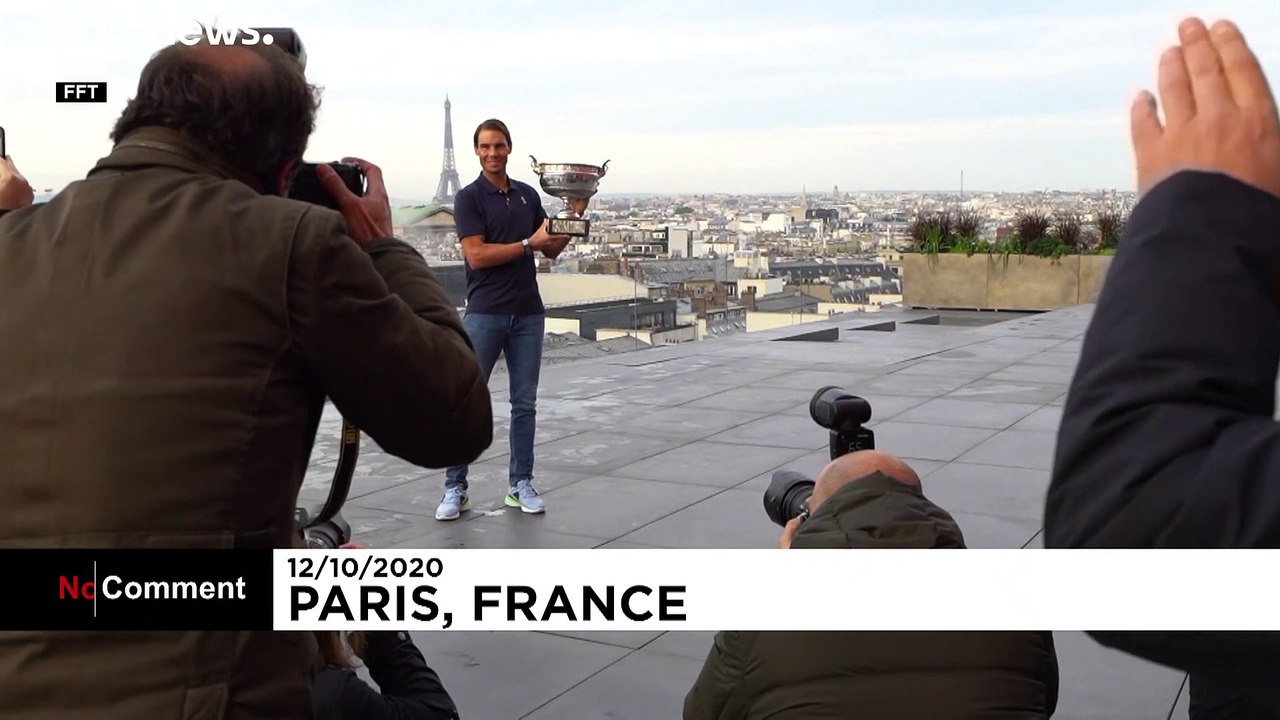 French-Open-Gewinner Nadal und Swiatek strahlen mit ihren Pokalen um die Wette