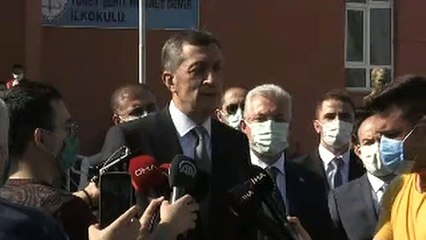 Milli Eğitim Bakanı Selçuk: 'Tabletlerin dağıtımı bu haftadan itibaren başlıyor'