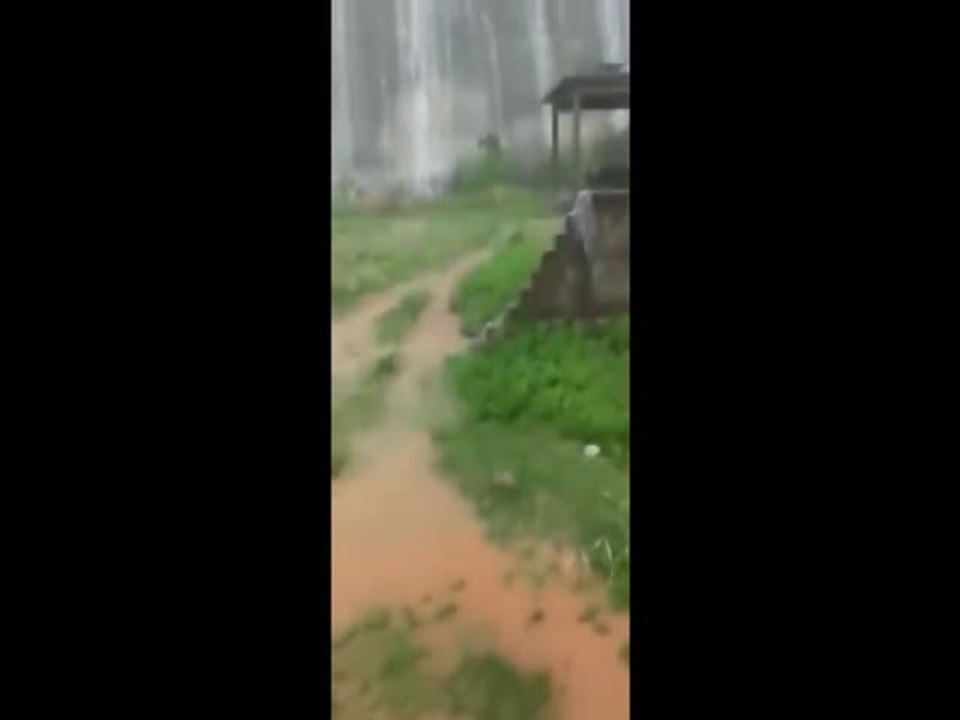 ఉప్పొంగుతున్న వరద