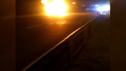 Bursa’da bir kamyon ve bir minibüs alev alev yandı