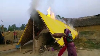 लखीमपुर खीरी- दबंगों ने दलित की झोपड़ी में लगाई आग