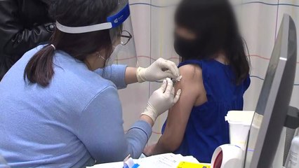 독감백신 무료 접종 재개 첫날...접종기관·병원 곳곳 대기 줄 / YTN