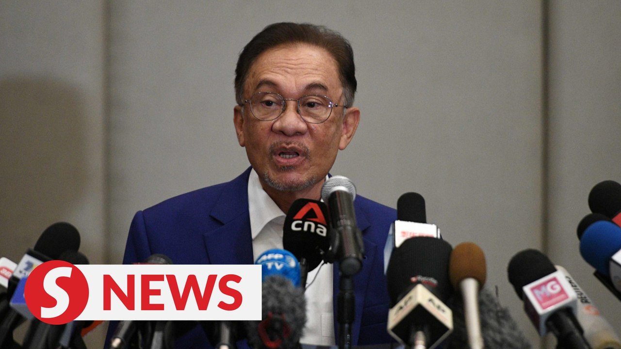Anwar says has more than 120 MPs, will leave it...
