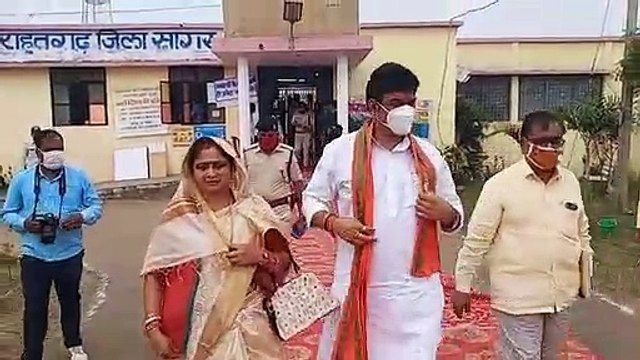 गोविंद सिंह राजपूत ने सागर के राहतगढ़ में अपना नामांकन पत्र जमा किया
