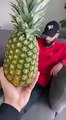 Comment manger un ananas sans la couper ?