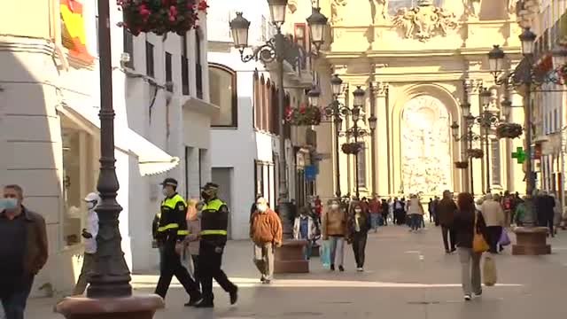 Fiestas ilegales, botellones y falta de mascarillas. Este es el balance de sanciones sanitarias durante el puente del Pilar