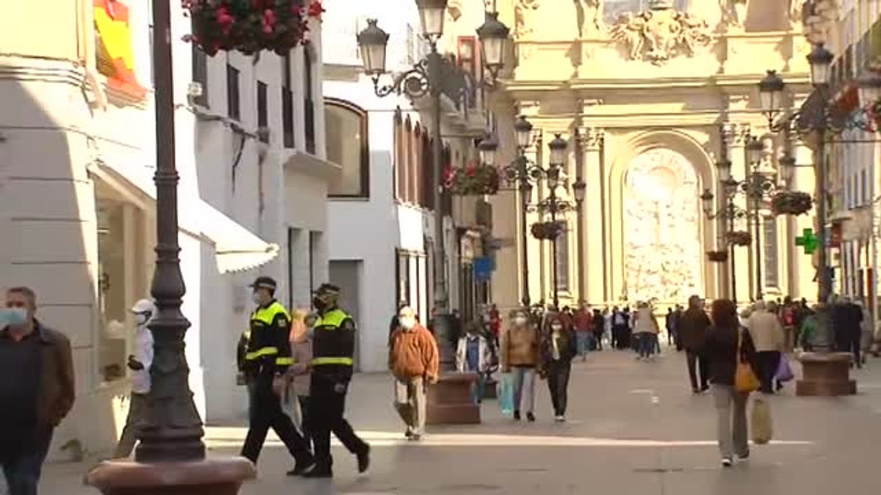 Fiestas ilegales, botellones y falta de mascarillas. Este es el balance de sanciones sanitarias durante el puente del Pilar