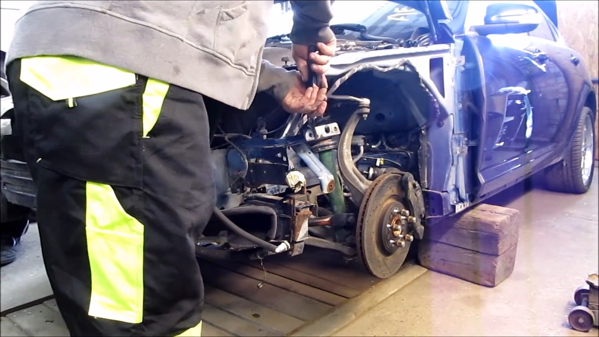 ⁣Jaguar SV8. Minor body repair. Небольшой ремонт кузова.