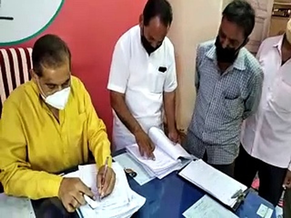 कांग्रेस कार्यालय में लटका ताला, भाजपा कार्यालय में चहल पहल