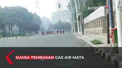 Detik-detik Polisi dan Massa Bentrok di Tugu Tani