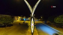 Erciş Belediyesi Kışla Caddesi’ni dekoratif direklerle aydınlattı