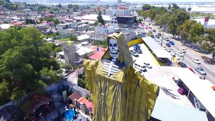 Contre le Covid-19, des Mexicains prient "la Sainte Mort"