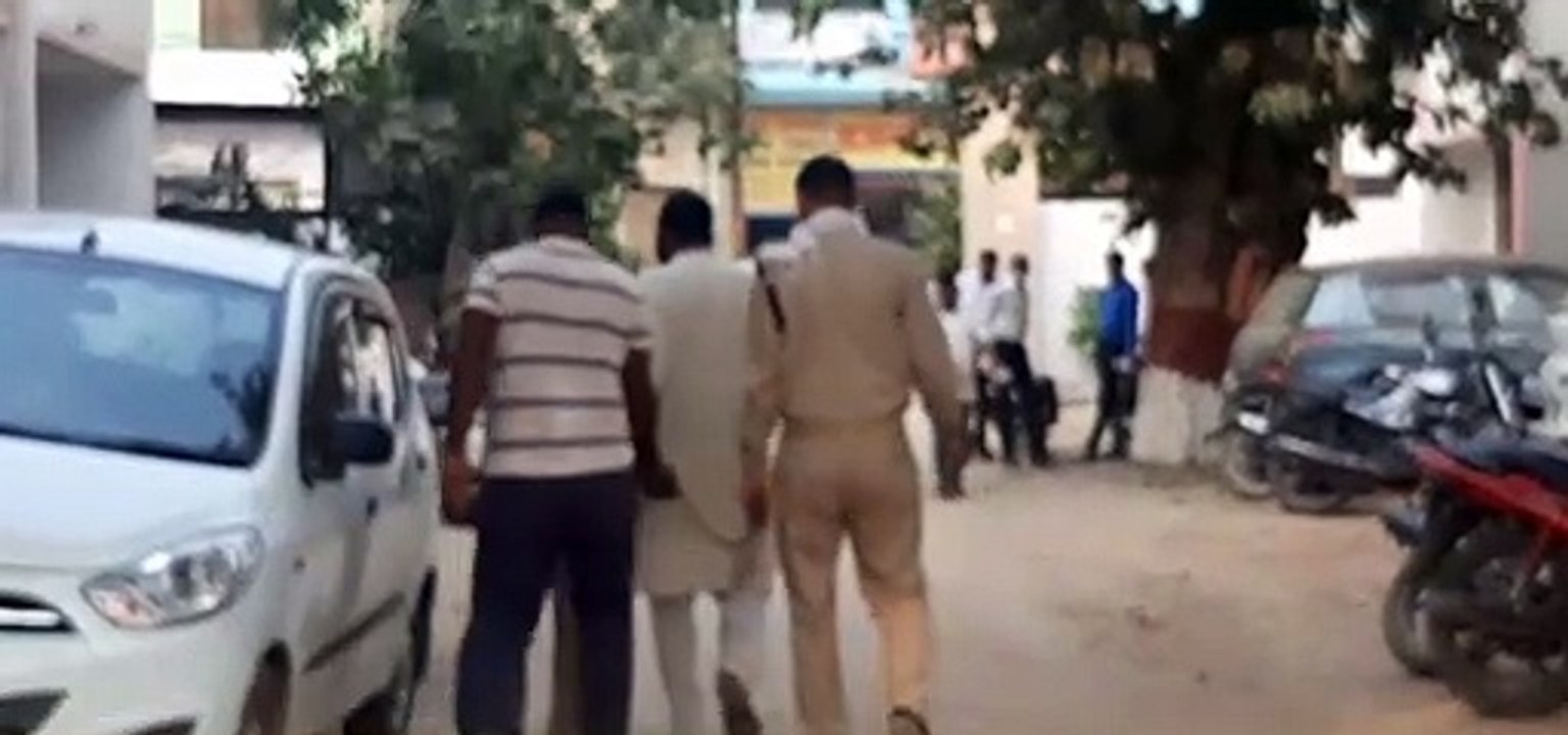कांधला: पुलिस ने झगड़ा करने वाले 2 लोगों को मुक...