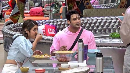 Bigg Boss 14: Siddharth aur Gauhar ke beech Romance ka tadka | FilmiBeat