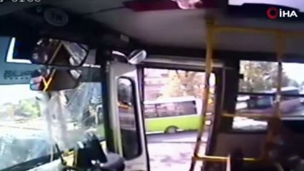 Kocaeli'de 7 kişinin yaralandığı kazanın görüntüleri!