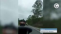 Vídeo flagra imprudência de motorista de carreta na BR 262