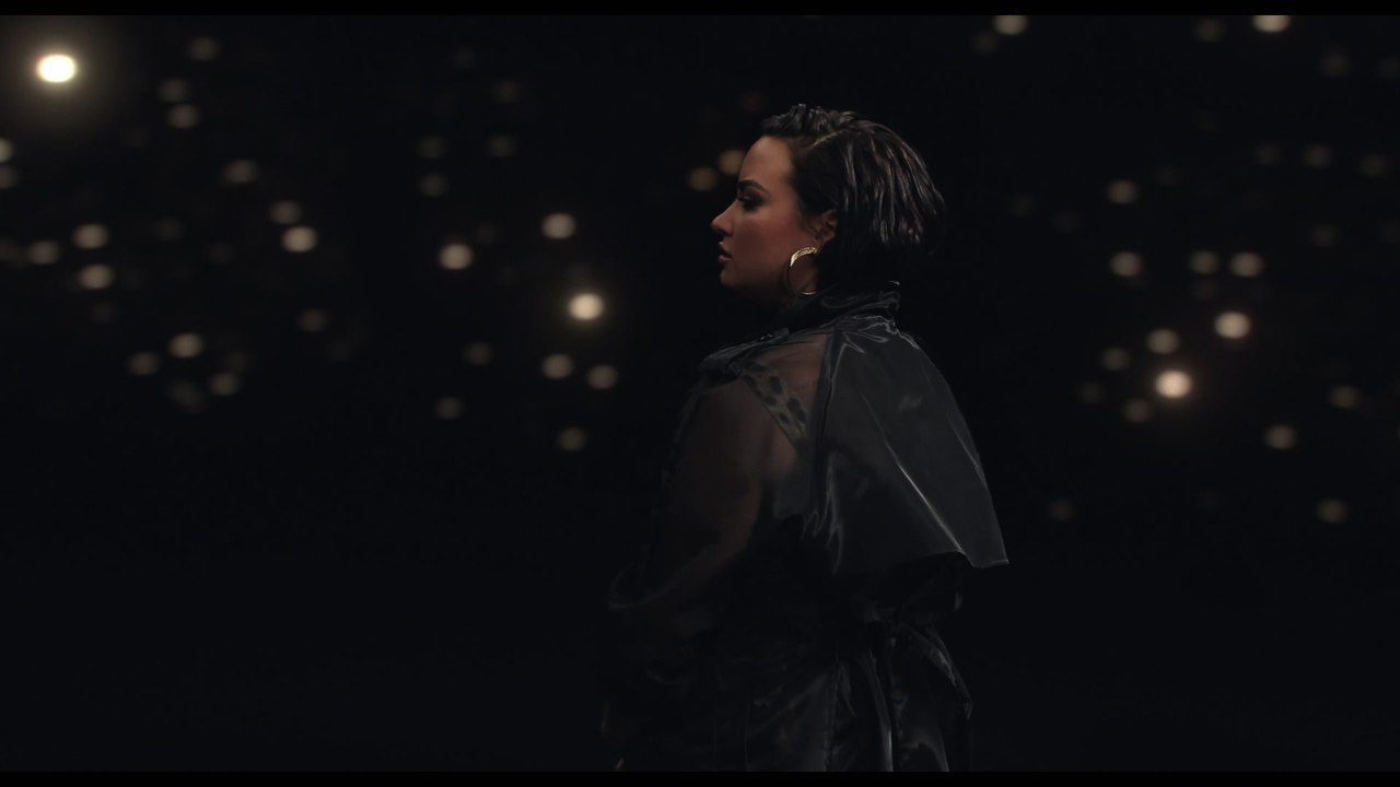 Demi Lovato - Commander In Chief