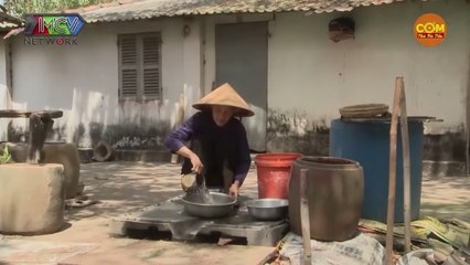 Món ngon của má #1: Ốc bưu hấp xả và canh bí đỏ ngon đến miếng cuối cùng