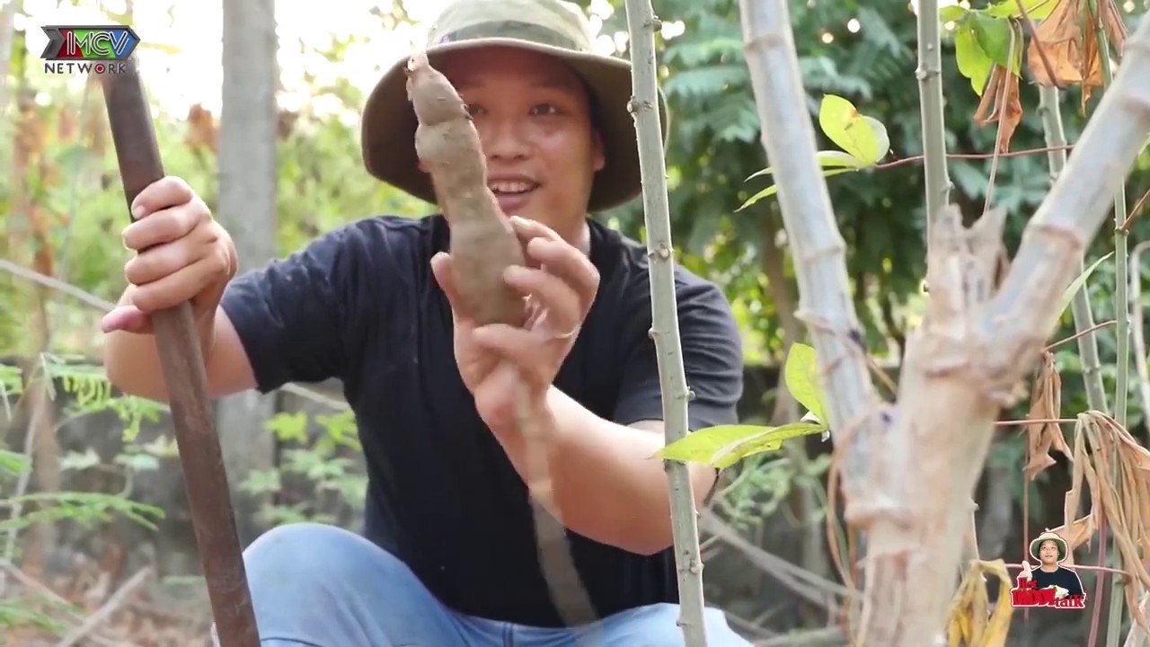 Anh Út Chợ Gạo #1: "Rớt nước miếng" với món gỏi xoài xanh khô các lóc đúng chất miền tây