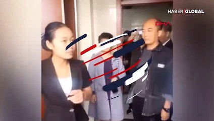 Temizlik görevlisi, işini iyi yaptığını kanıtlamak için tuvalet suyu içti