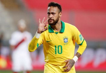 Brésil : Neymar dépasse Ronaldo avec son triplé !