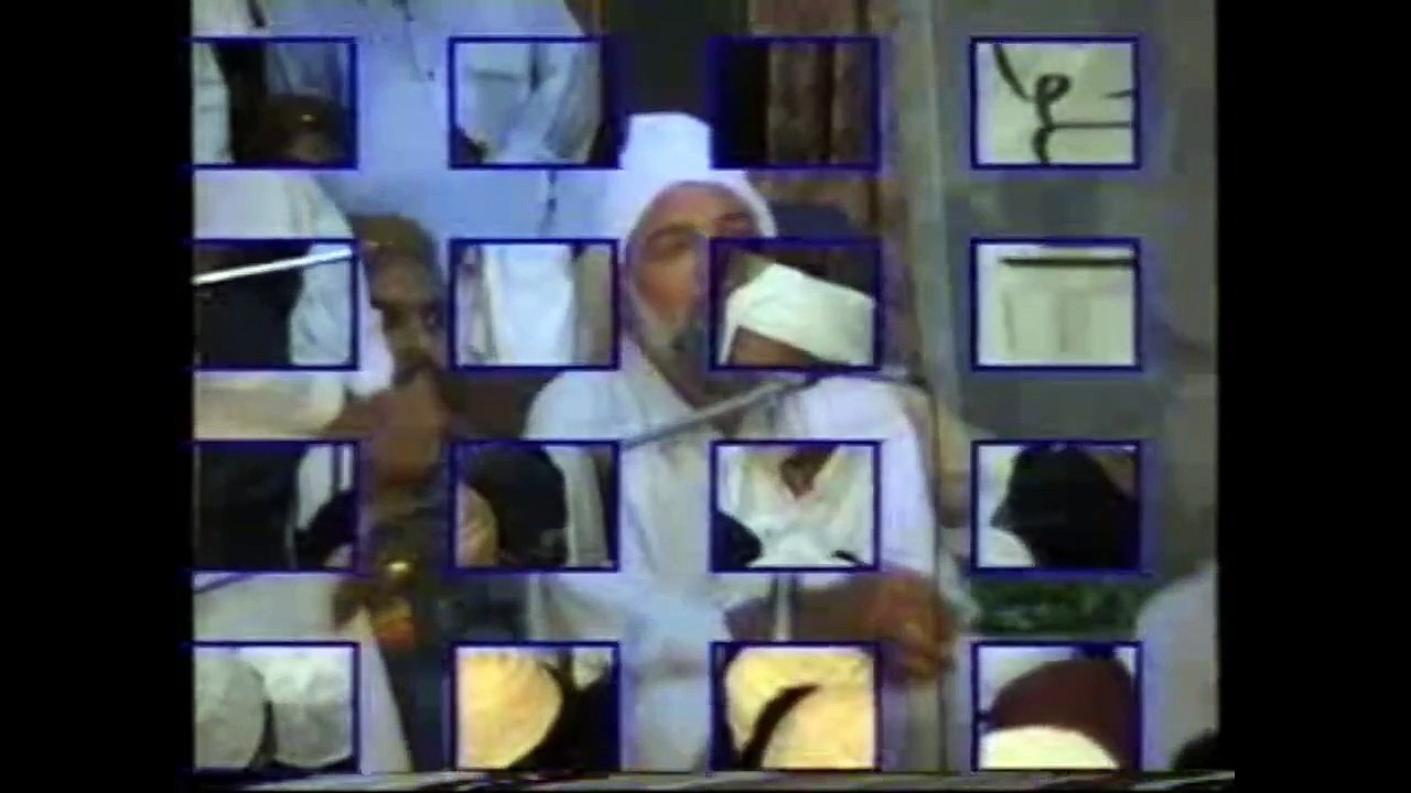 His Majesty Sayedina Riaz Ahmad Gohar Shahi(M.A) addressing in    Ghousia Conf 1992