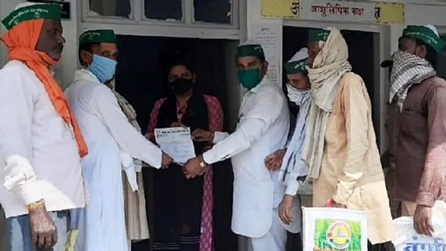 भारतीय किसान यूनियन के लोगों ने उपजिलाधिकारी को सौंपा ज्ञापन पत्र