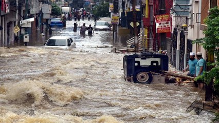 Download Video: Heavy rains lashes AP-Telangana, IMD issues alert