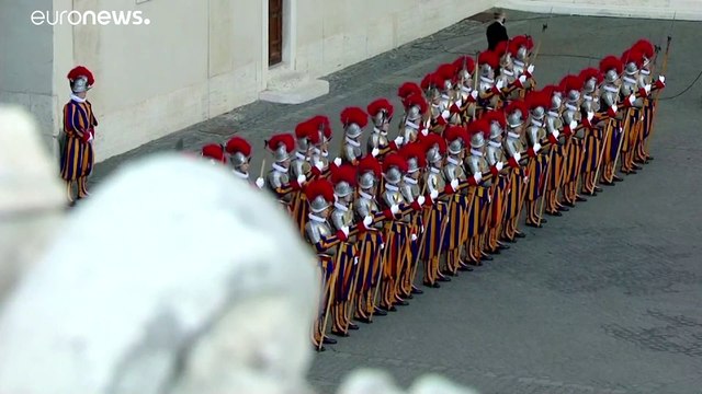 Vaticano: arrestata con l'accusa di peculato la consulente del cardinale Becciu