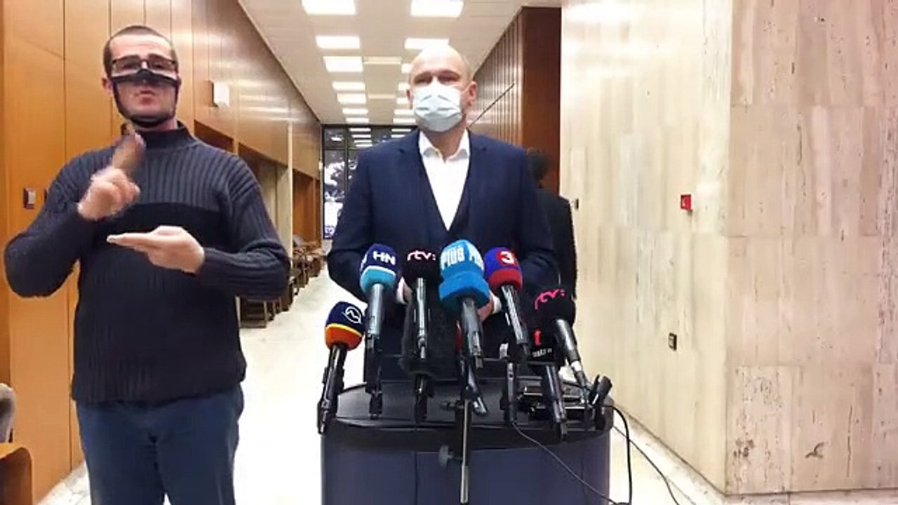ZÁZNAM: Brífing ministra hospodárstva R. Sulíka