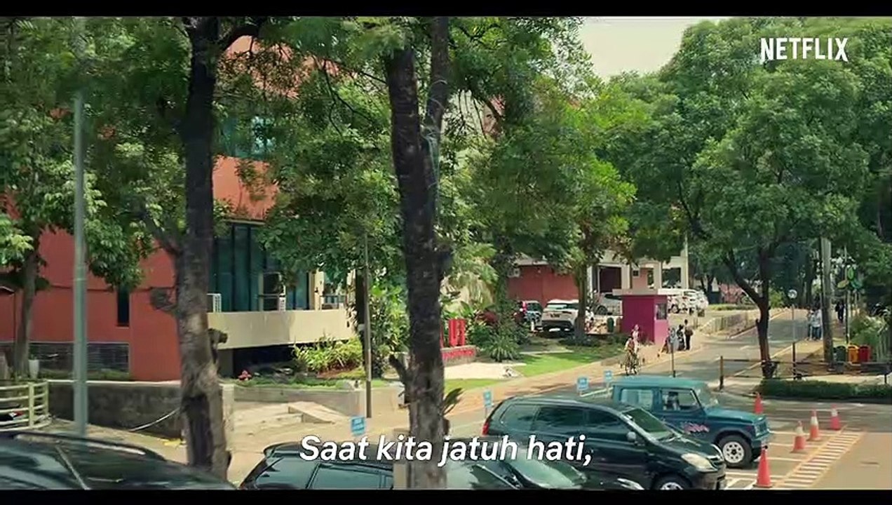 Seperti Hujan Yang Jatuh Ke Bumi - Trailer Netflix