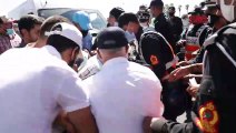 سائقو الطاكسيات ينظمون وقفة احتجاجية وأمن البيضاء يعتقل مخترقي الحجر الصحي