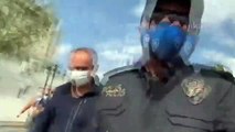 Sağlıkçıların basın açıklamasına müdahale eden polisin, gazeteci Demet Aran'ı gözaltına almak istediği anlar kamerada