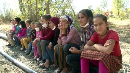 Tarım işçisi çocuklar için “çadır okul” kuruldu