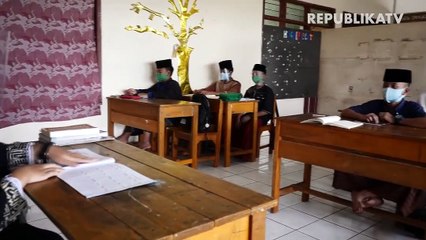 Santri Tertib Terapkan Prokes di Lingkungan Pesantren